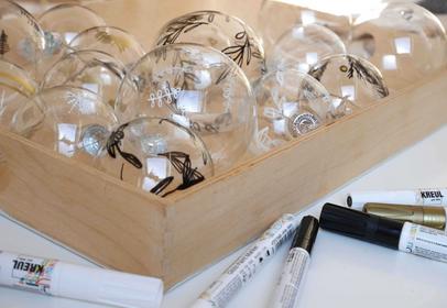 Fünf Fragen FAQ häufige Fragen KREUL Lack Marker KREUL Lackmarker Weihnachten Glaskugel Acrylglas Kugel DIY