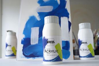 KREUL Triton Acrylic Liquid Weiß Titanweiß Mischweiß Unterschiede Einsatzgebiete Wann welches Weiß nehmen Künstler Acrylfarbe Farbwissen Malen lernen Drei Farbflaschen KREUL Triton Acrylic Liquid mit Weißtönen