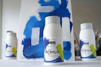 Drei Farbflaschen KREUL Triton Acrylic Liquid mit Weißtönen