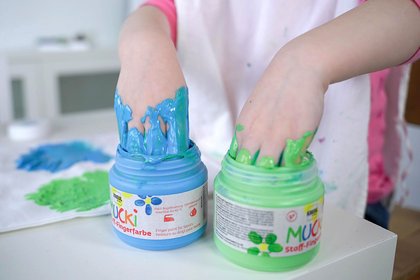 MUCKI Stoff Fingerfarbe 6er Set für Kinder ab 2 Jahren